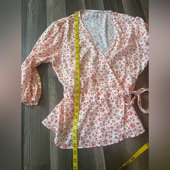 Sophie Rue Pink Floral Tie Front Wrap Blouse SZ M - Picture 7 of 9